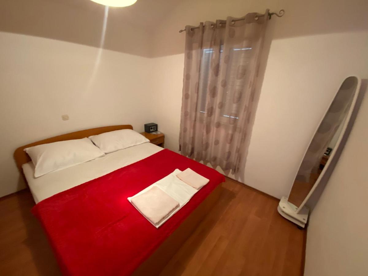 Apartmani Anita Starigrad Paklenica Exterior photo